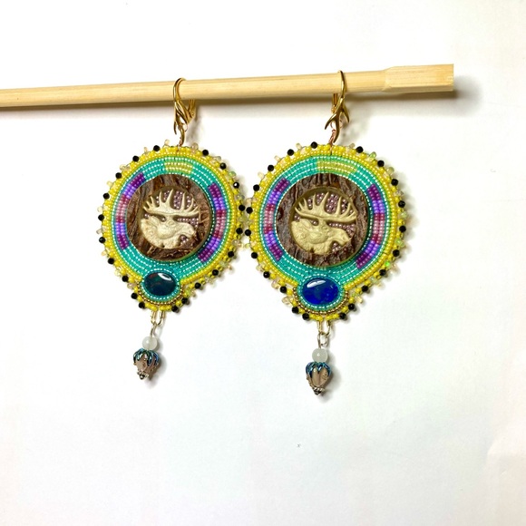 Beaded Beadwork Carved Antler Moose and Black/Ethiopian Opal Drop Earrings - Picture 2 of 10